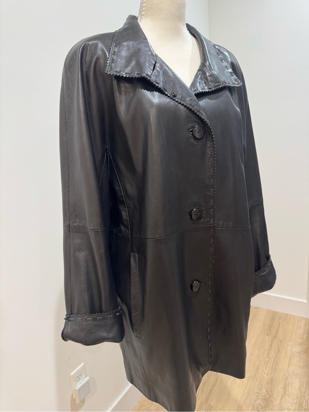EllenTracy women’s Black  butter soft Leather Button-Front jacket sizeS like new